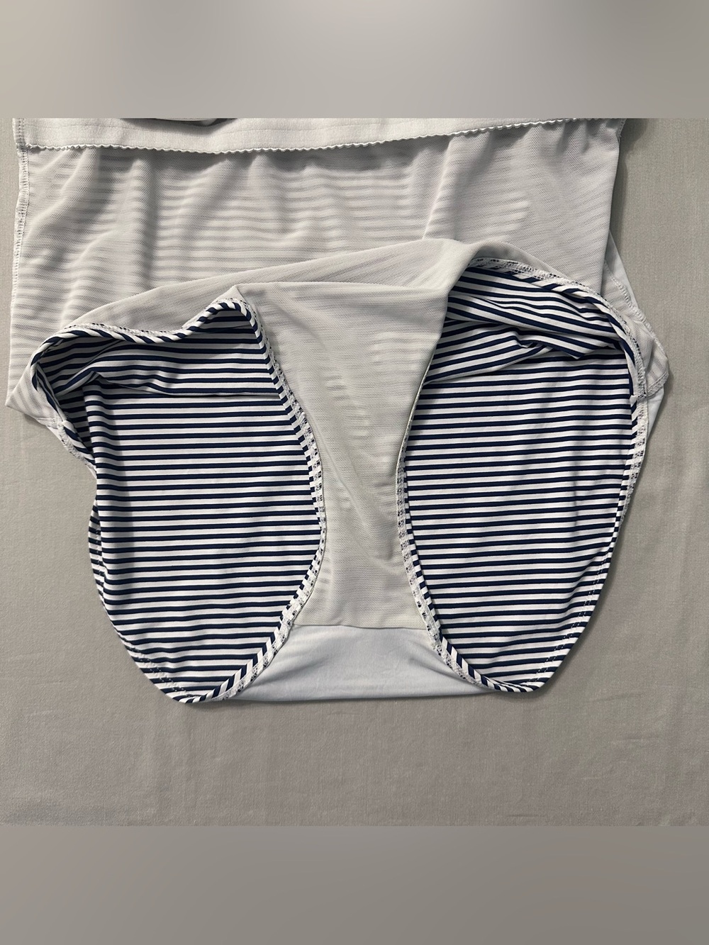 Nip Tuck Swim One Piece Swimsuit Womens Size 10 Navy White Striped Multi Fit Cup - Picture 7 of 11